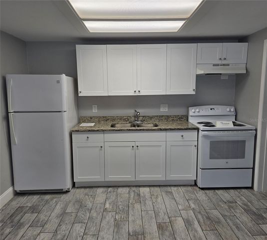 1400 STRAWBERRY PLACE 13, Plant City, FL 33563