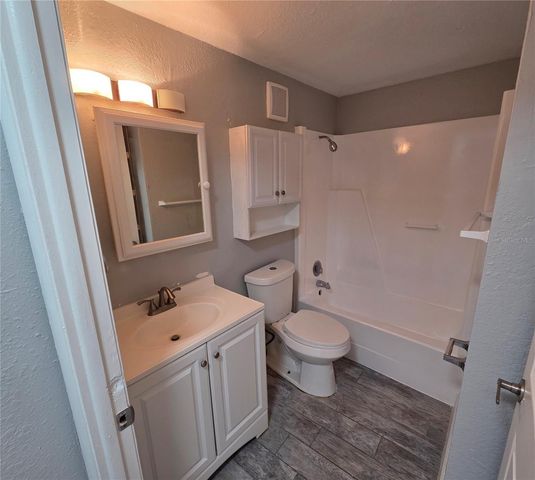 1400 STRAWBERRY PLACE 13, Plant City, FL 33563