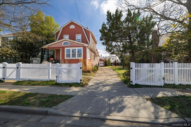 35 Alice Court, East Rockaway, NY 11518