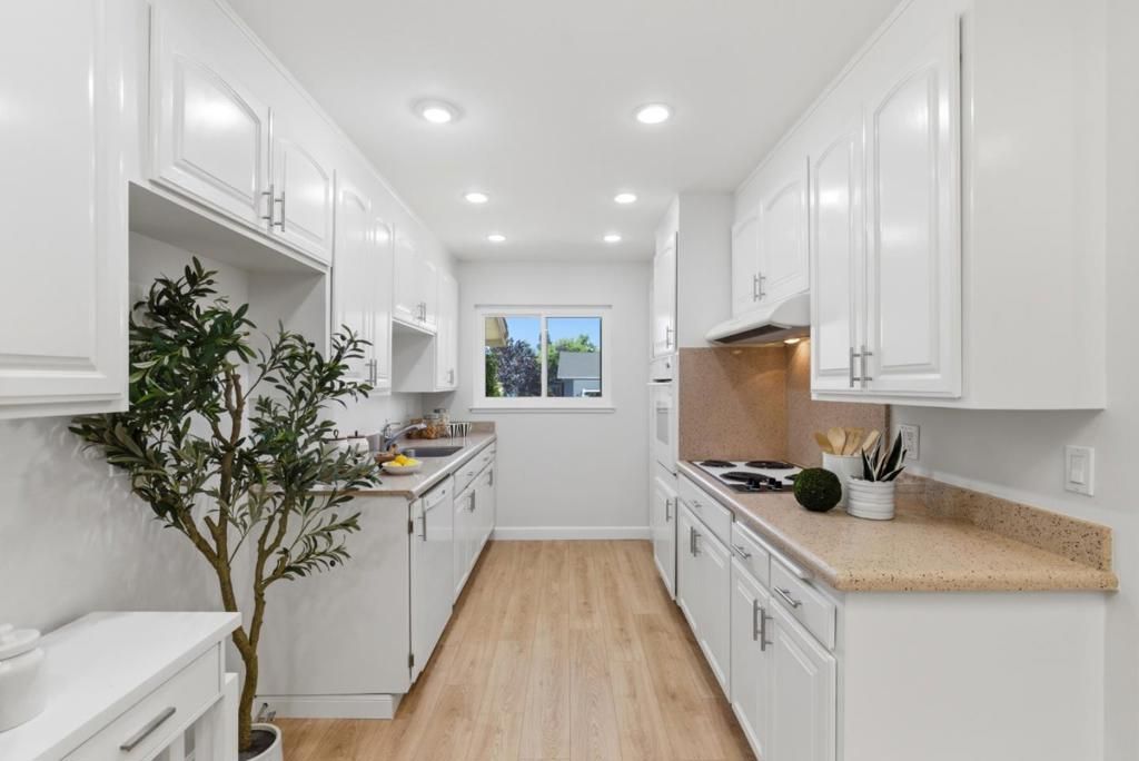 Image 8 of property listing at 7967 Pumpkin Drive, Cupertino, CA 95014