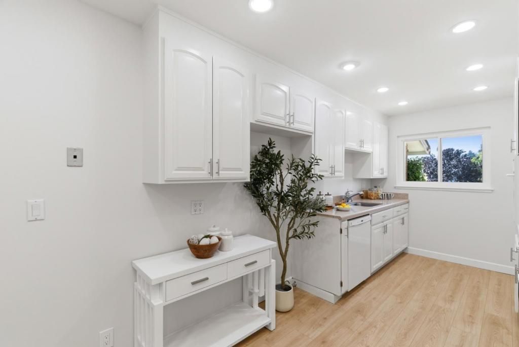 Image 9 of property listing at 7967 Pumpkin Drive, Cupertino, CA 95014