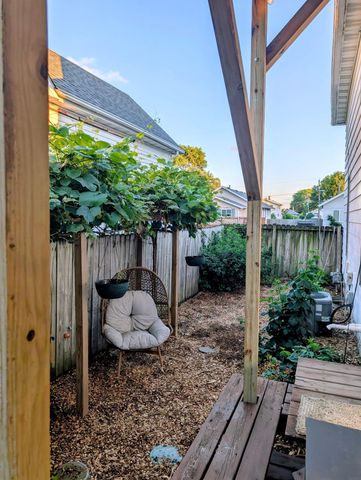 1005 Forest Avenue, Waterloo, IA 50702