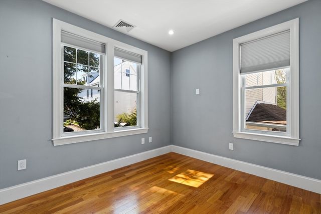 8 Loring Pl 8, Boston, MA 02136