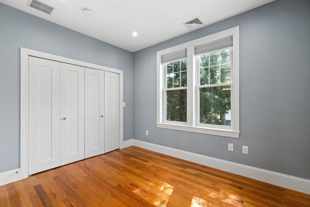 8 Loring Pl 8, Boston, MA 02136