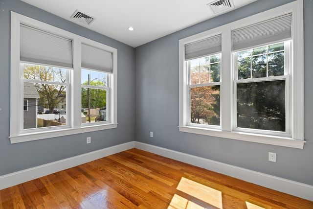 8 Loring Pl 8, Boston, MA 02136