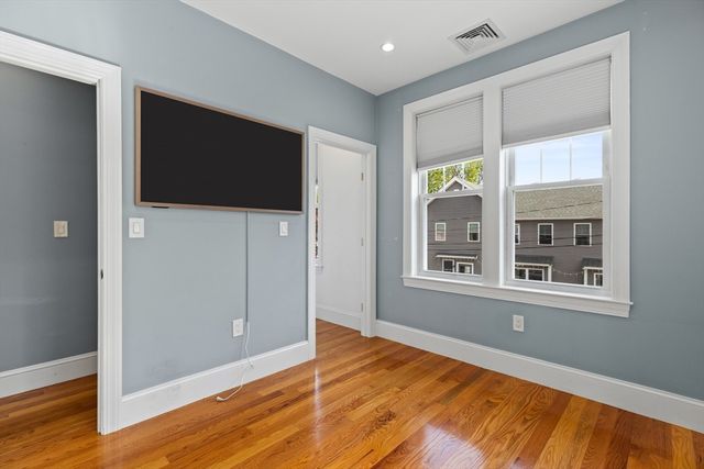 8 Loring Pl 8, Boston, MA 02136