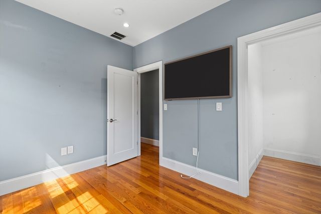 8 Loring Pl 8, Boston, MA 02136