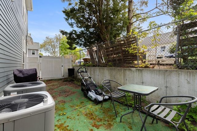 8 Loring Pl 8, Boston, MA 02136