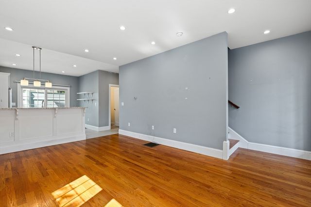 8 Loring Pl 8, Boston, MA 02136