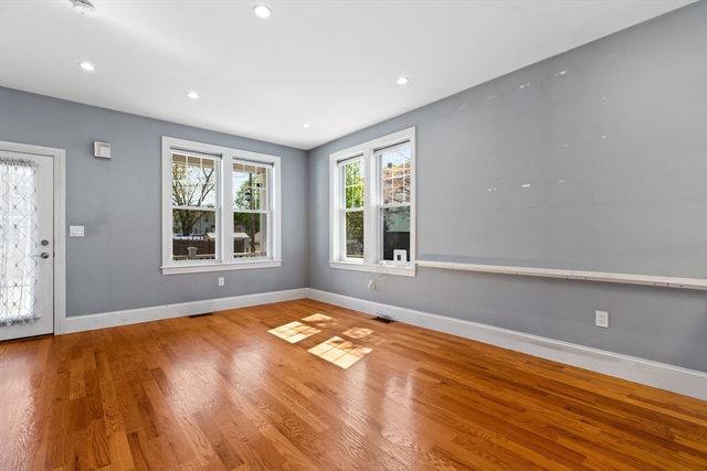 8 Loring Pl 8, Boston, MA 02136