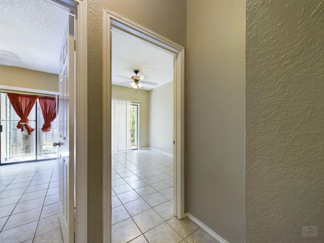 2706 Salado ST 206, Austin, TX 78705