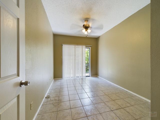 2706 Salado ST 206, Austin, TX 78705