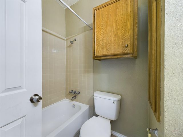 2706 Salado ST 206, Austin, TX 78705