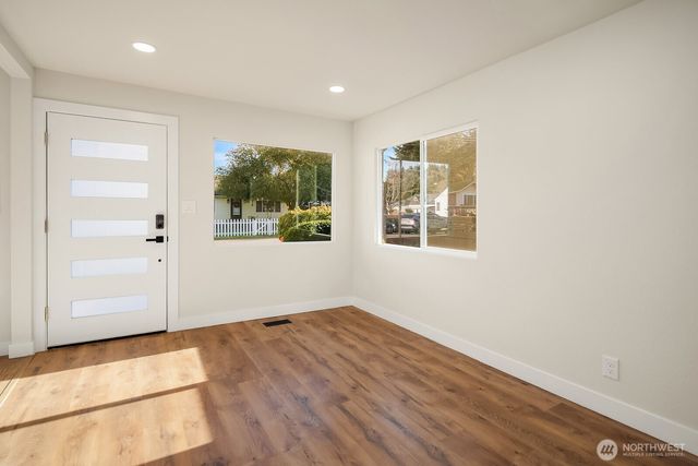 12215 44th Avenue S, Tukwila, WA 98178