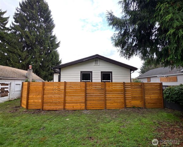 12215 44th Avenue S, Tukwila, WA 98178