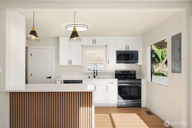 12215 44th Avenue S, Tukwila, WA 98178