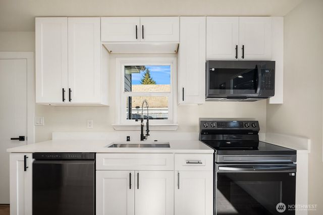 12215 44th Avenue S, Tukwila, WA 98178