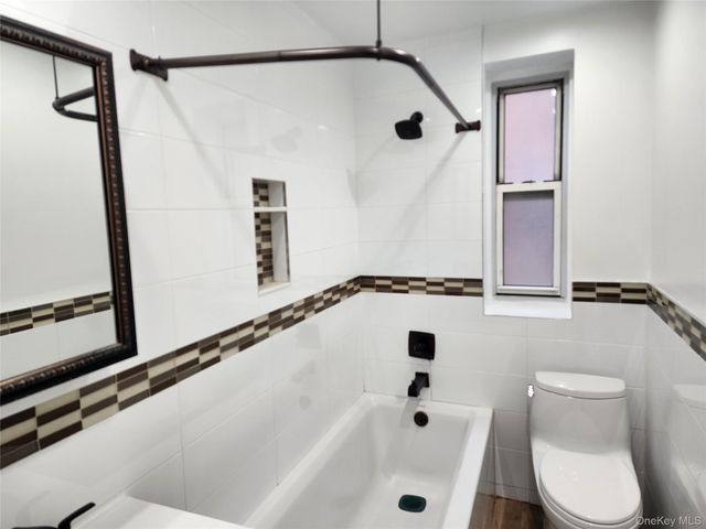 111-50 75th Road A54, Forest Hills, NY 11375