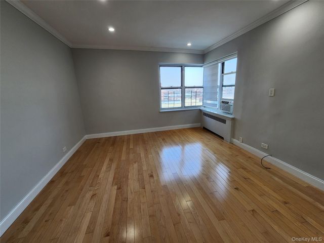 111-50 75th Road A54, Forest Hills, NY 11375