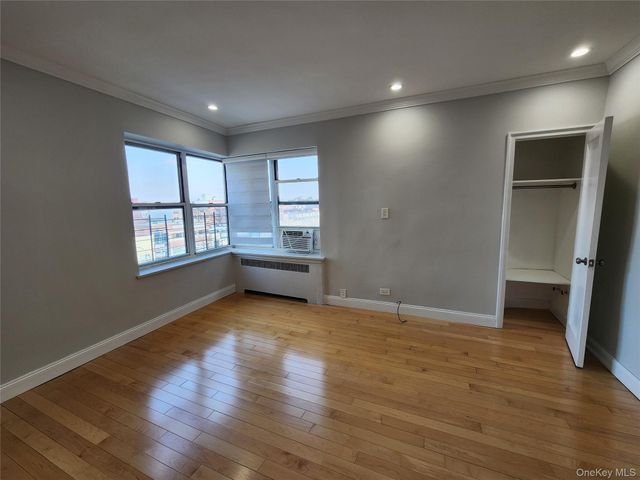 111-50 75th Road A54, Forest Hills, NY 11375