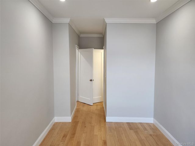 111-50 75th Road A54, Forest Hills, NY 11375