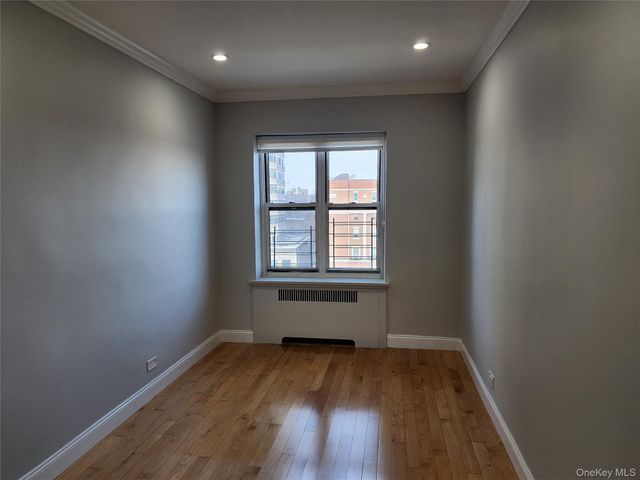 111-50 75th Road A54, Forest Hills, NY 11375