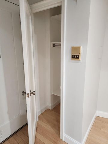 111-50 75th Road A54, Forest Hills, NY 11375