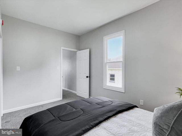 1002 4TH AVE, Harrisburg, PA 17113