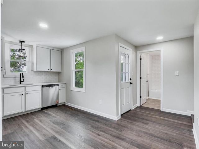 1002 4TH AVE, Harrisburg, PA 17113