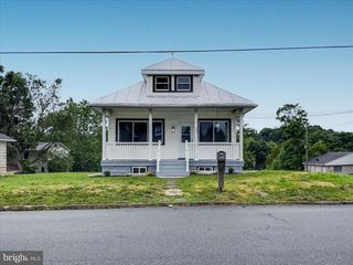 1002 4TH AVE, Harrisburg, PA 17113