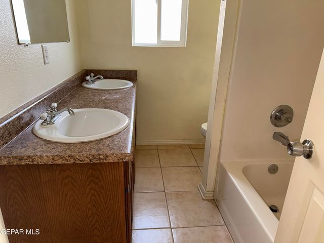 456 Passmore Road, Socorro, TX 79927