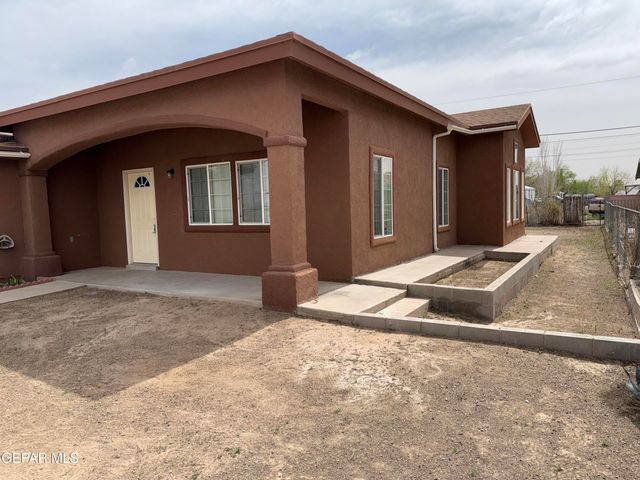456 Passmore Road, Socorro, TX 79927