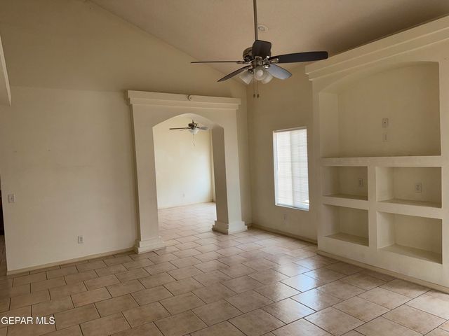 456 Passmore Road, Socorro, TX 79927