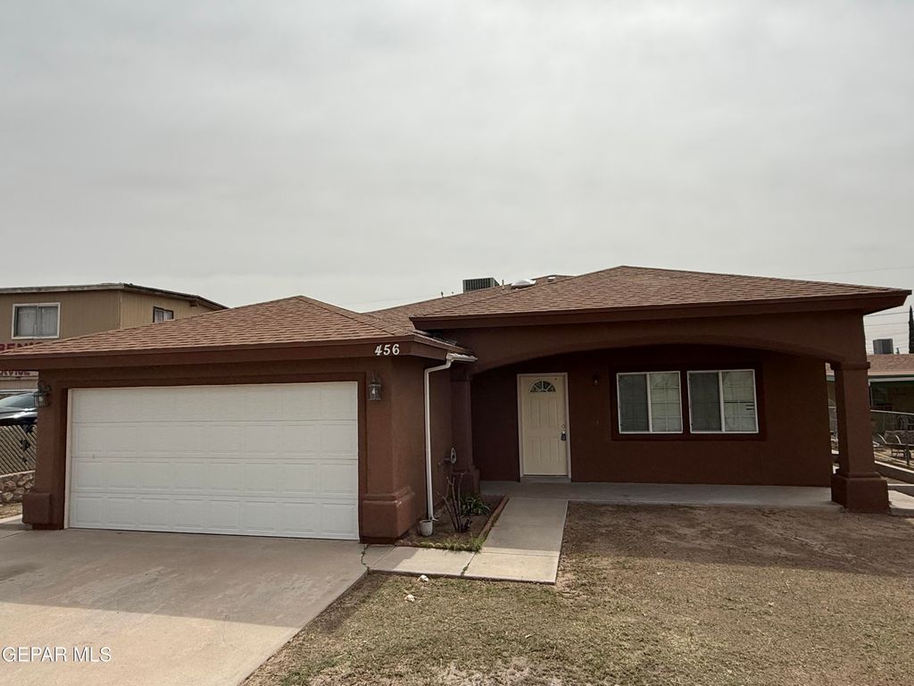 456 Passmore Road, Socorro, TX 79927