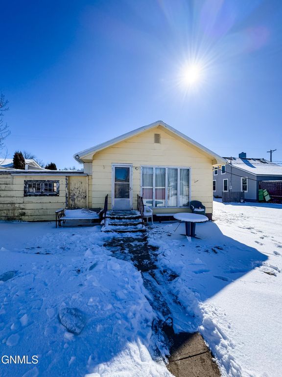 209 5th Avenue SE, Crosby, ND 58730 photo 19