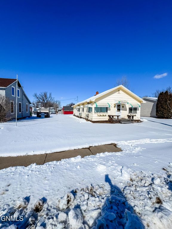209 5th Avenue SE, Crosby, ND 58730 photo 26