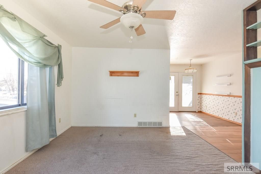 Image 7 of property listing at 962 11th Street, Idaho Falls, ID 83404