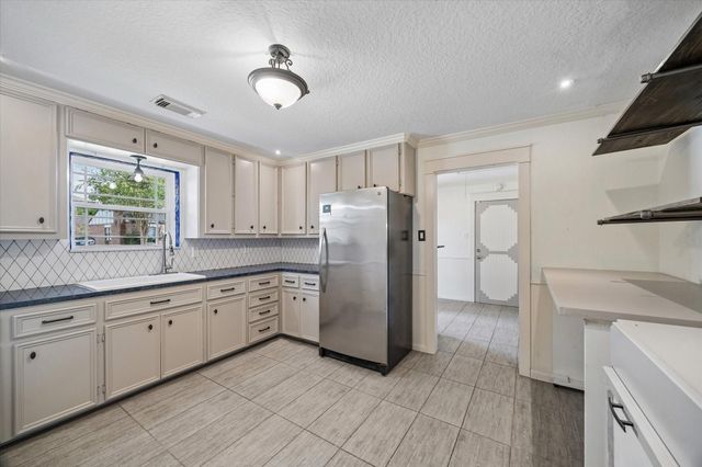 19614 Suncove Lane, Humble, TX 77346