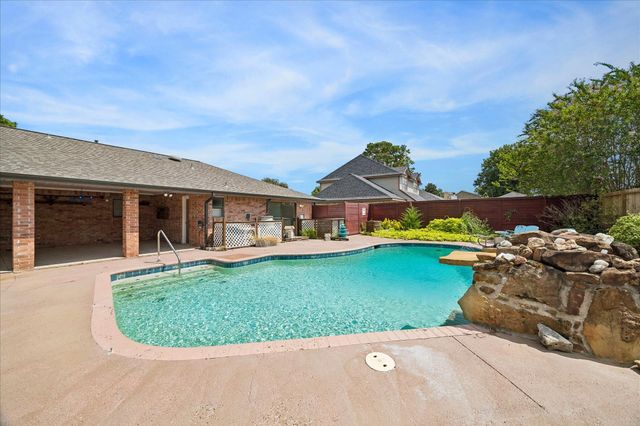19614 Suncove Lane, Humble, TX 77346