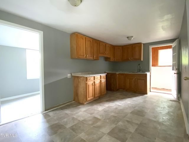 211 Locust Street 211, Greeneville, TN 37745