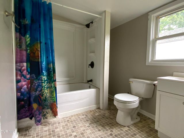 211 Locust Street 211, Greeneville, TN 37745