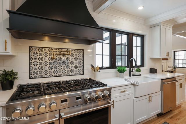 757 Nutswamp Road, Red Bank, NJ 07701