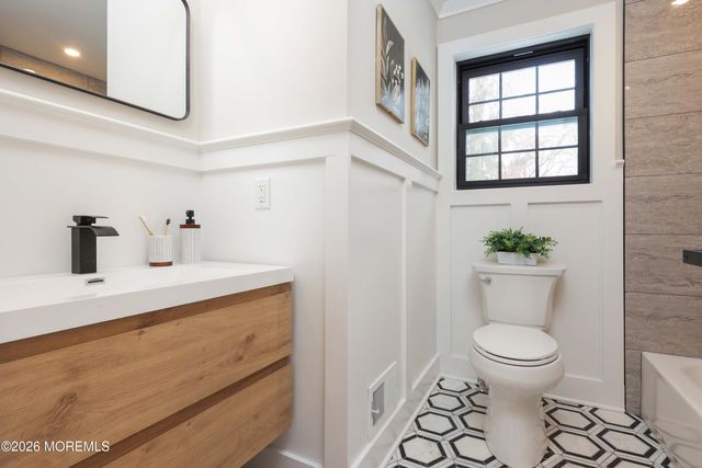 757 Nutswamp Road, Red Bank, NJ 07701