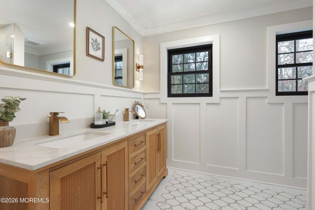 757 Nutswamp Road, Red Bank, NJ 07701