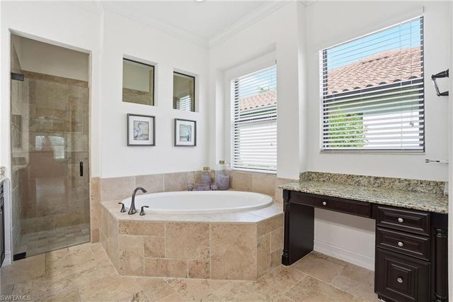 3328 Runaway LN, Naples, FL 34114