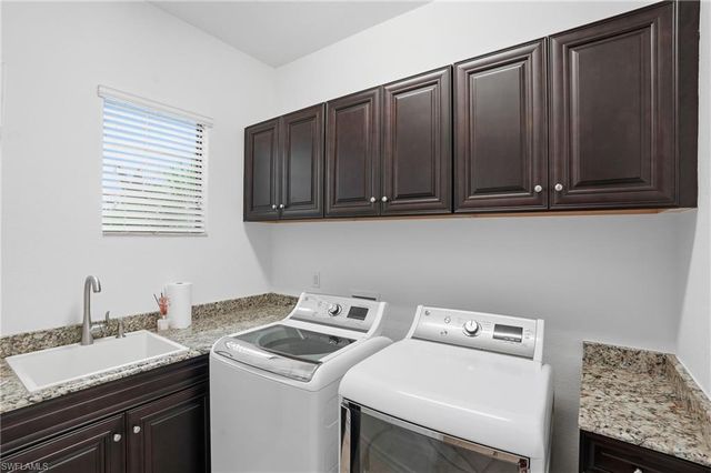3328 Runaway LN, Naples, FL 34114