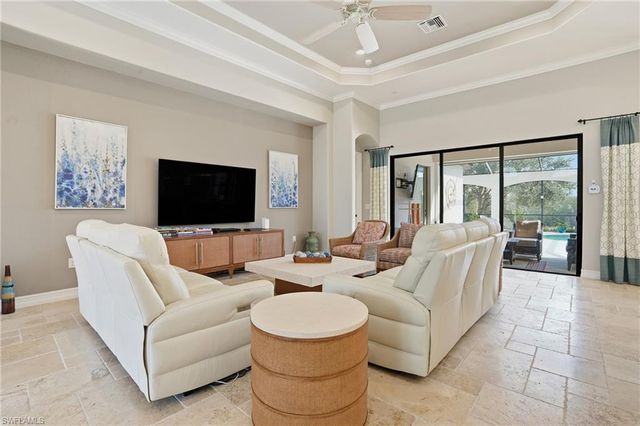 3328 Runaway LN, Naples, FL 34114
