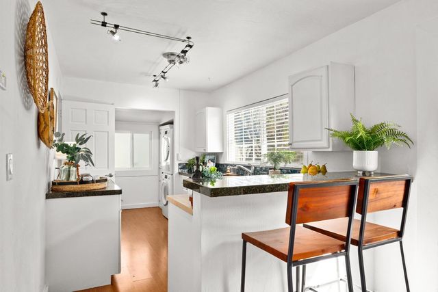 302 Laurel Street, Santa Cruz, CA 95060