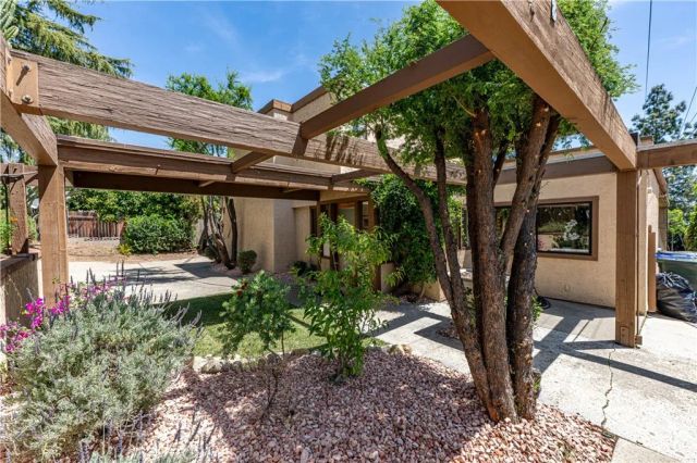 2480 Vista Drive, Upland, CA 91784