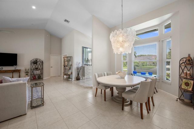 15880 Meadow Wood Drive, Wellington, FL 33414
